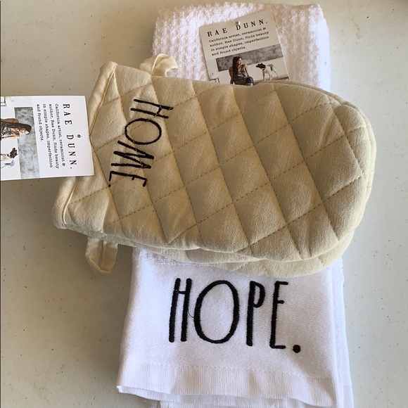 Rae Dunn Mini Mitts (2) & Kitchen Towels (2) - Picture 1 of 7